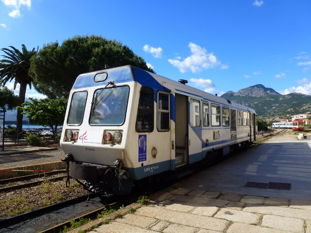 The train to Ile de Rousse