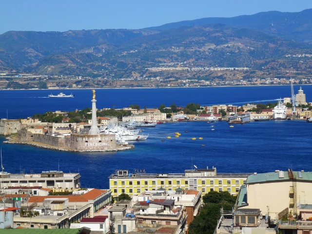 vista of Messina harbour